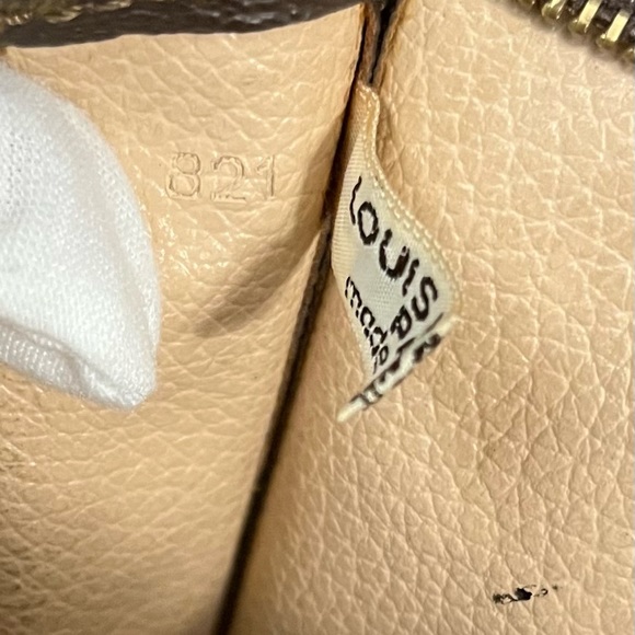 Authentic Louis Vuitton Toiletry 19 in Monogram - Picture 15 of 16